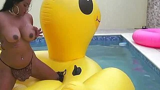 Self Pleasuring Asian Milf Maxine X Gets Off On A Huge Duck&quest;